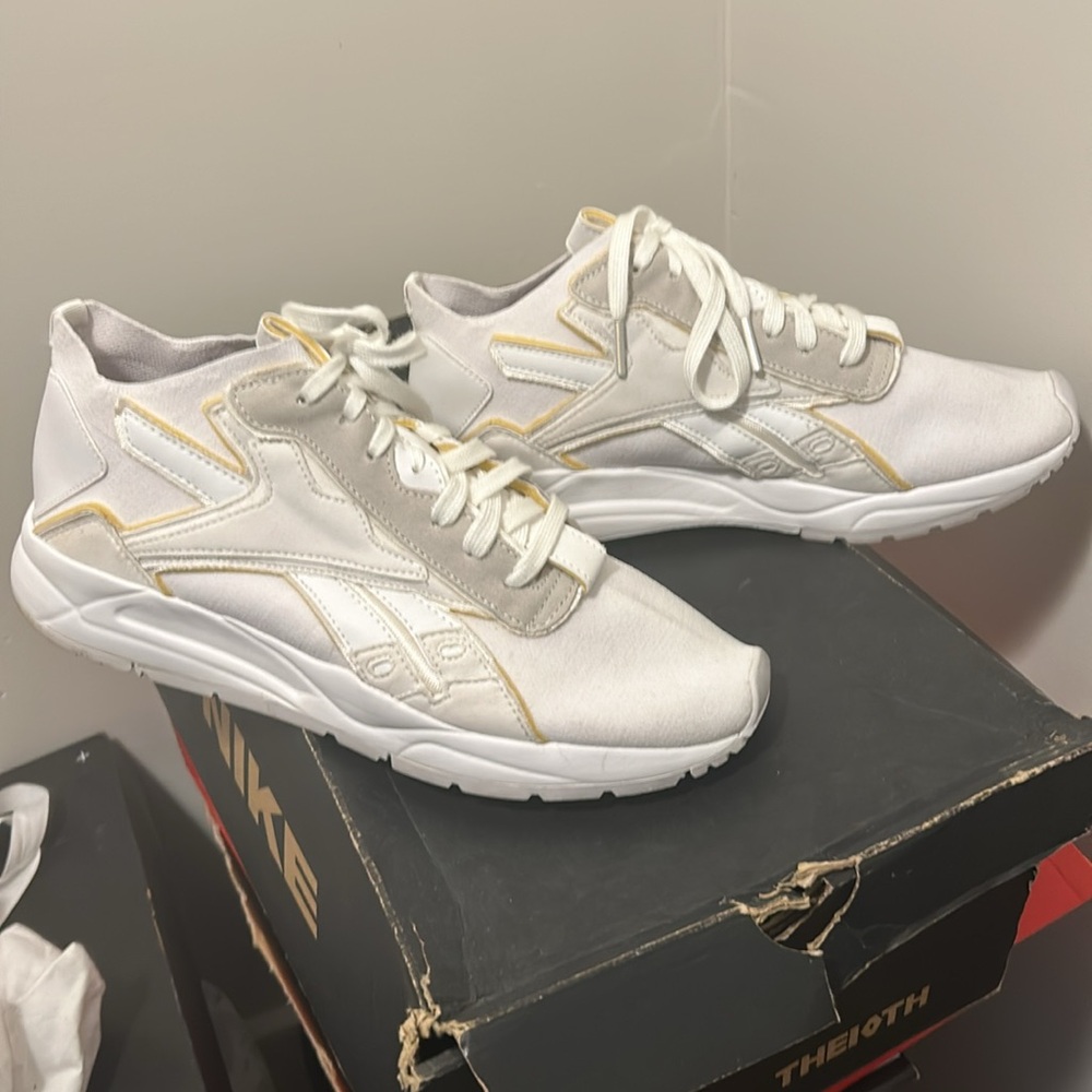 Reebok Victoria Beckham collab exclusive sock shoe mens size 10 White